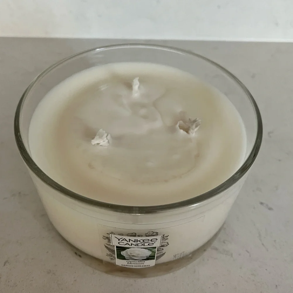 Yankee Candle Camellia‎ Blossom 3 wick